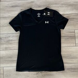 Under Armour women's v-neck tech short sleeve tee size XS NWT